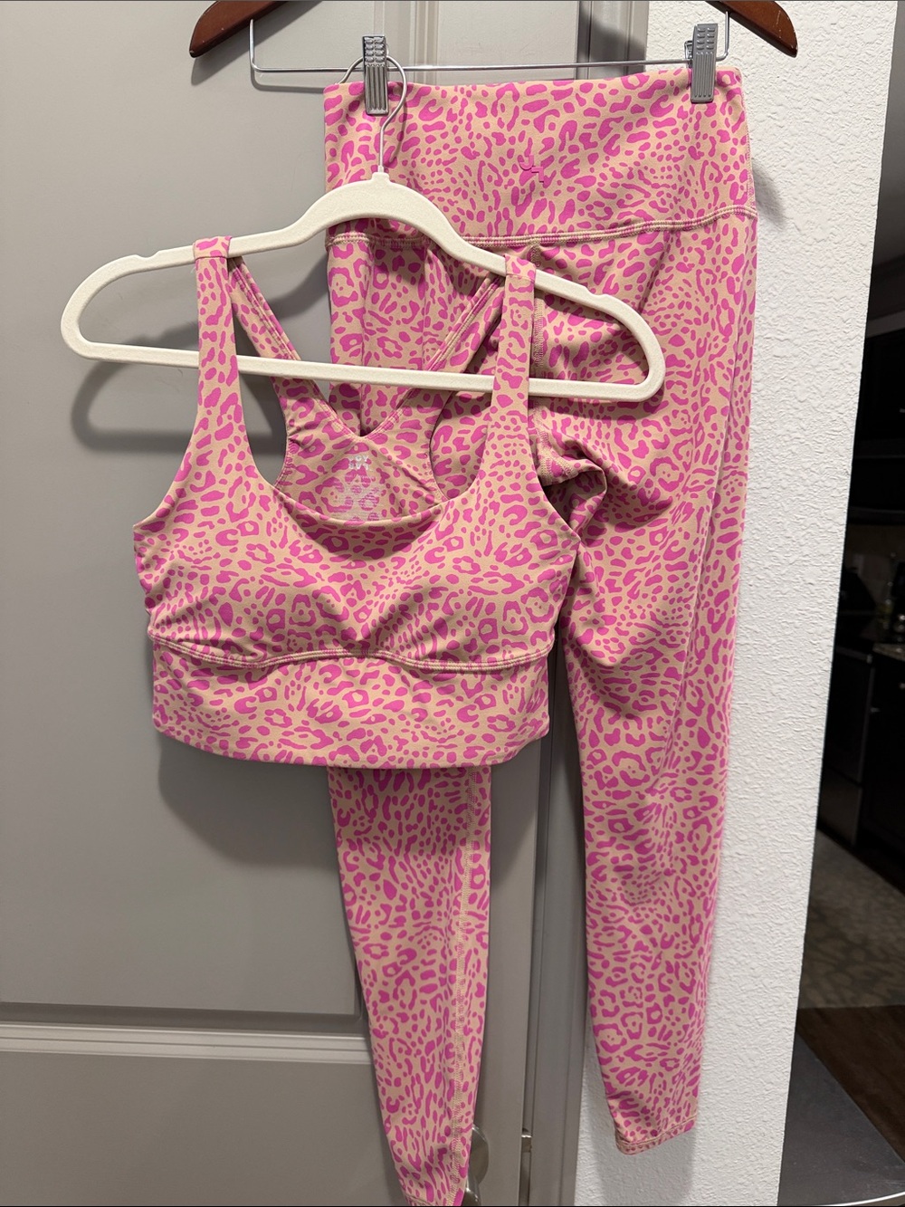 Joy lab 2 piece set pink tan animal print bra leggings S